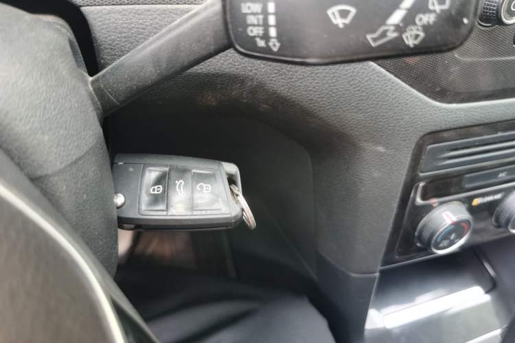 Used Volkswagen Golf Sportsvan 2016 230TSI Automatic Trend Edition Interior 1