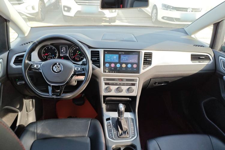Used Volkswagen Golf Sportsvan 2016 230TSI Automatic Trend Edition Interior 2