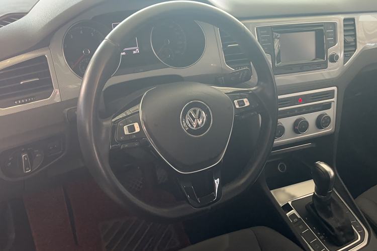 Used Volkswagen Golf Sportsvan 2016 230TSI Automatic Trend Edition Interior 3