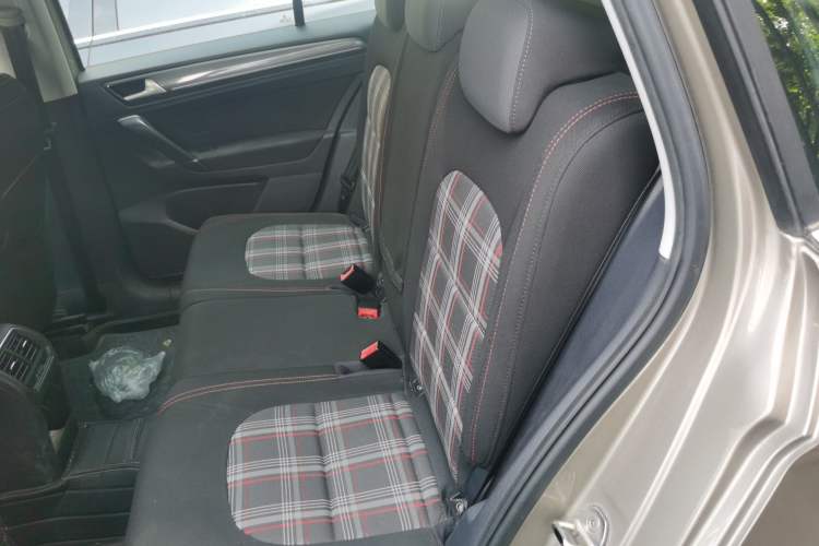 Used Volkswagen Golf Sportsvan 2016 230TSI Automatic Trend Edition Interior 4