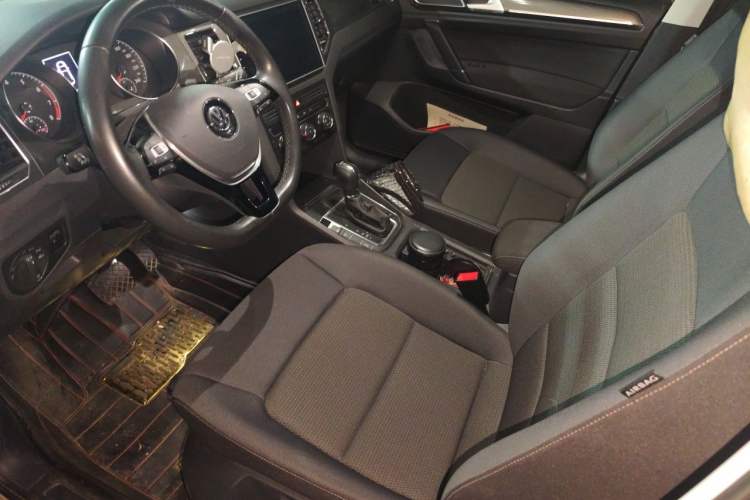 Used Volkswagen Golf Sportsvan 2016 230TSI Automatic Trend Edition Left Front Seat