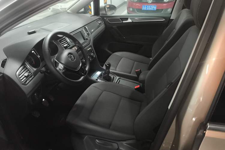 Used Volkswagen Golf Sportsvan 2016 230TSI Manual Entry-Level Trim Left Front Seat
