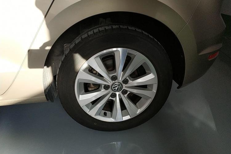 Used Volkswagen Golf Sportsvan 2016 230TSI Automatic Trend Edition Left Rear Wheel Hub