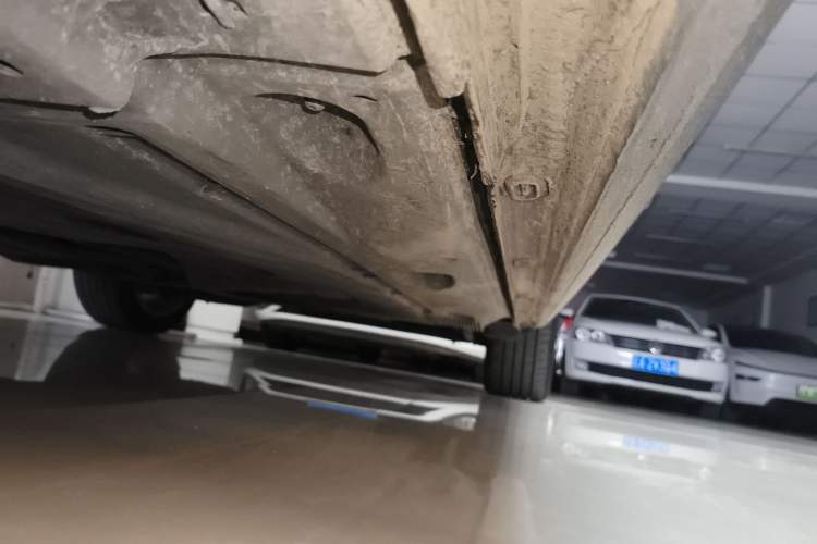 Used Volkswagen Golf Sportsvan 2016 230TSI Automatic Luxury Version Left Side Sill