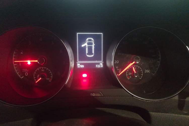 Used Volkswagen Golf Sportsvan 2016 230TSI Automatic Trend Edition Odometer Close Up