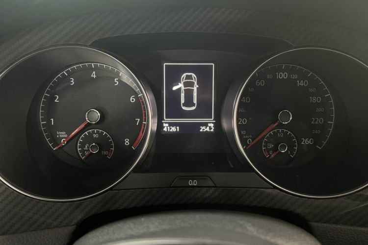 Used Volkswagen Golf Sportsvan 2016 280TSI Automatic Luxury Model Odometer Close Up