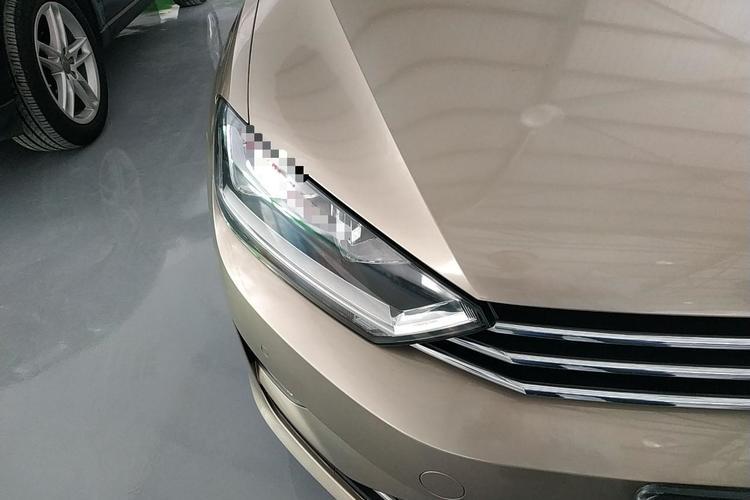 Used Volkswagen Golf Sportsvan 2016 230TSI Automatic Trend Edition Right Front Headlight