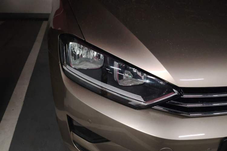 Used Volkswagen Golf Sportsvan 2016 230TSI Automatic Trend Edition Right Front Headlight