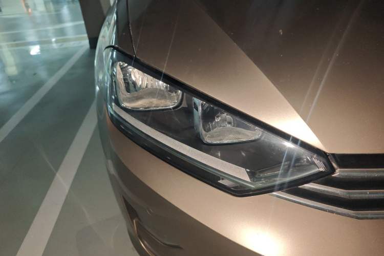 Used Volkswagen Golf Sportsvan 2016 230TSI Automatic Trend Edition Right Front Headlight