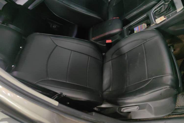Used Volkswagen Golf Sportsvan 2016 230TSI Automatic Trend Edition Right Front Seat