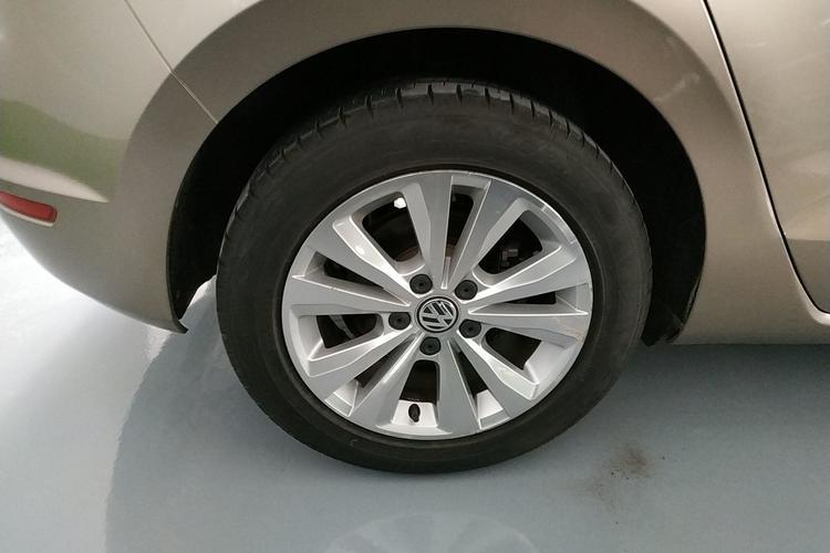 Used Volkswagen Golf Sportsvan 2016 230TSI Automatic Trend Edition Right Rear Wheel Hub