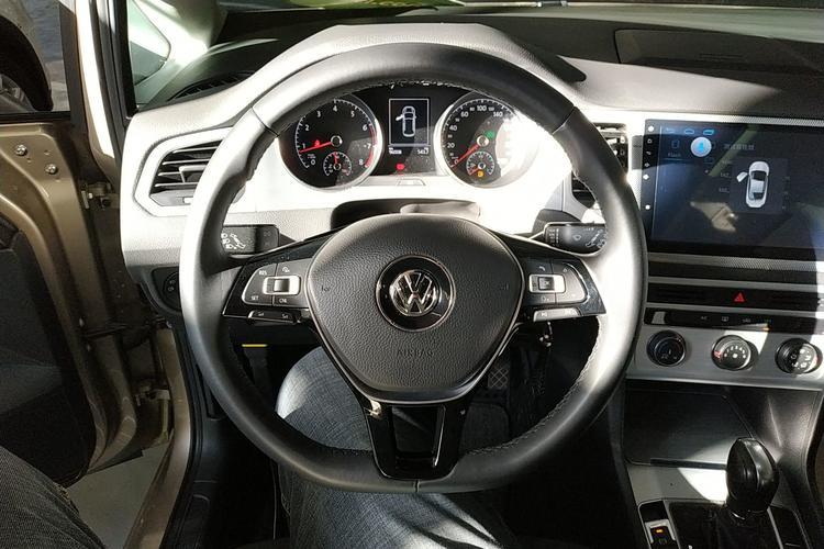 Used Volkswagen Golf Sportsvan 2016 230TSI Automatic Trend Edition Steering Wheel