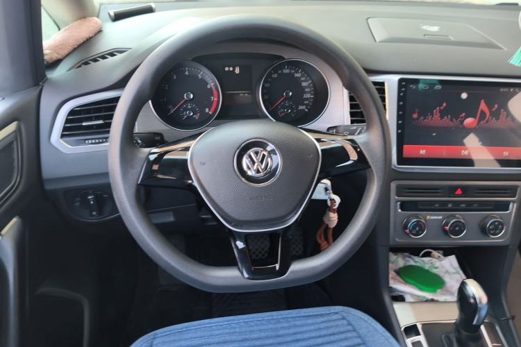 Used Volkswagen Golf Sportsvan 2016 1.6L Automatic Comfort Model Steering Wheel