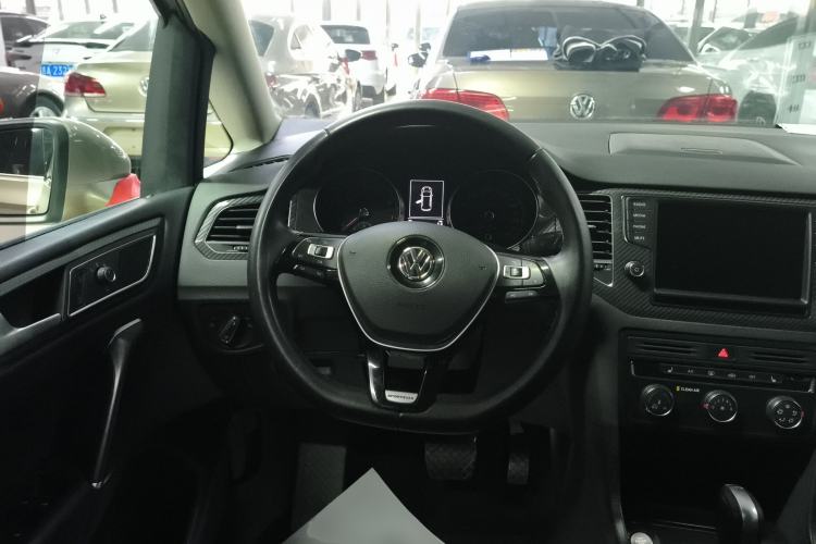 Used Volkswagen Golf Sportsvan 2016 230TSI Automatic Luxury Version Steering Wheel