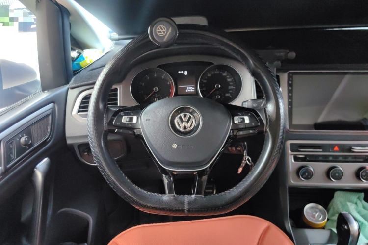 Used Volkswagen Golf Sportsvan 2016 1.6L Automatic Comfort Model Steering Wheel