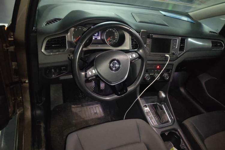 Used Volkswagen Golf Sportsvan 2016 230TSI Automatic Trend Edition Steering Wheel