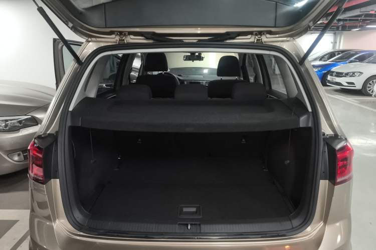 Used Volkswagen Golf Sportsvan 2016 230TSI Manual Entry-Level Trim Trunk