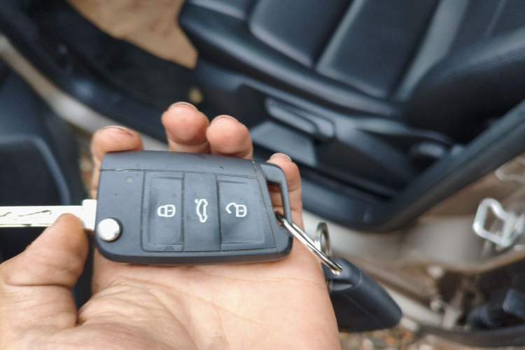 Used Volkswagen Golf Sportsvan 2016 230TSI Automatic Trend Edition Vehicle Key