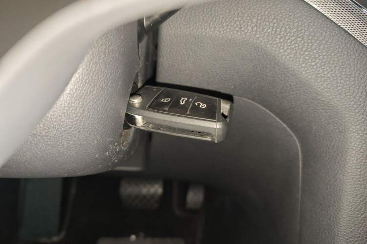 Used Volkswagen Golf Sportsvan 2016 230TSI Automatic Trend Edition Vehicle Key