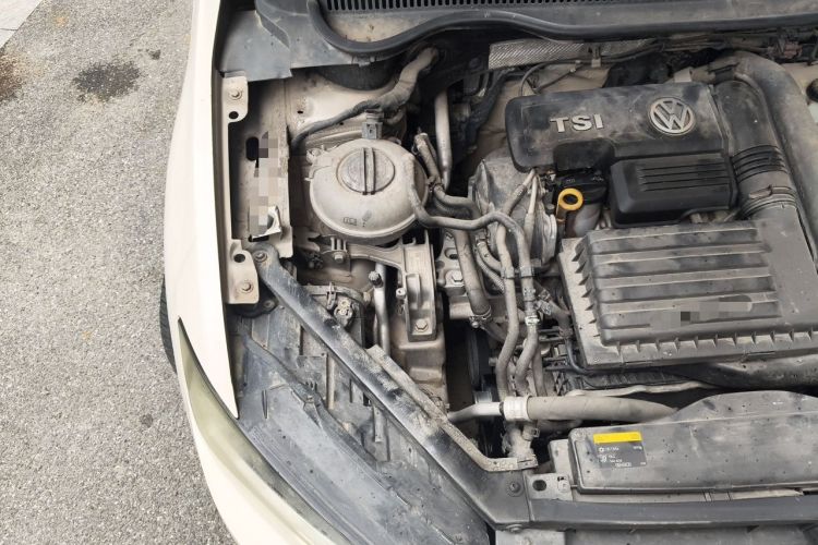 Used Volkswagen Golf Sportsvan 2016 230TSI Manual Entry-Level Trim Engine Bay Right