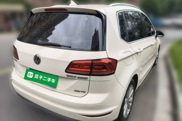 Used Volkswagen Golf Sportsvan 2016 230TSI Manual Entry-Level Trim Rear Right 45 Deg