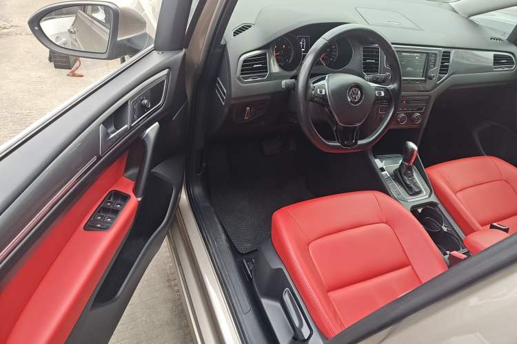 Used Volkswagen Golf Sportsvan 2016 230TSI Automatic Trend Edition Driver Seat