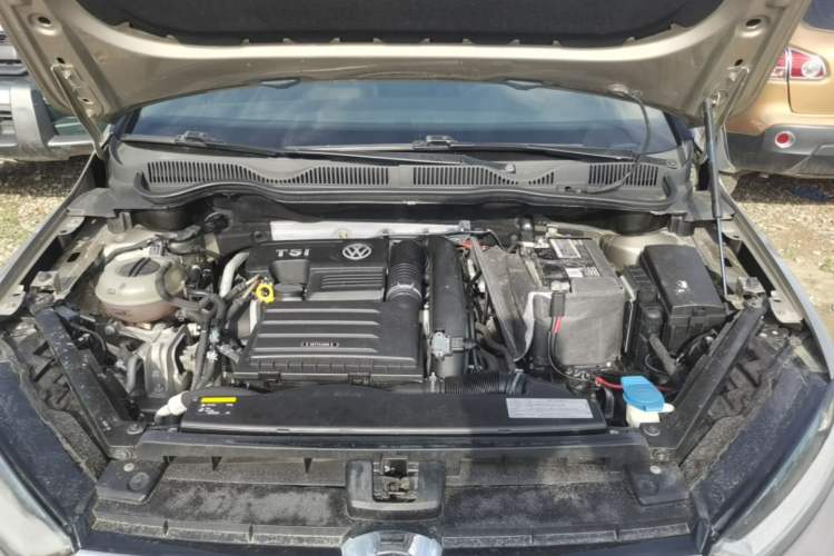 Used Volkswagen Golf Sportsvan 2016 230TSI Automatic Trend Edition Engine Bay