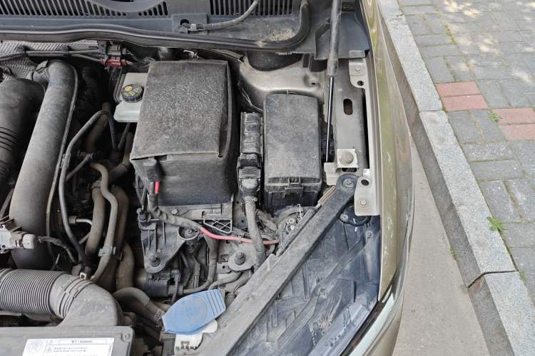 Used Volkswagen Golf Sportsvan 2016 230TSI Automatic Trend Edition Engine Bay Left