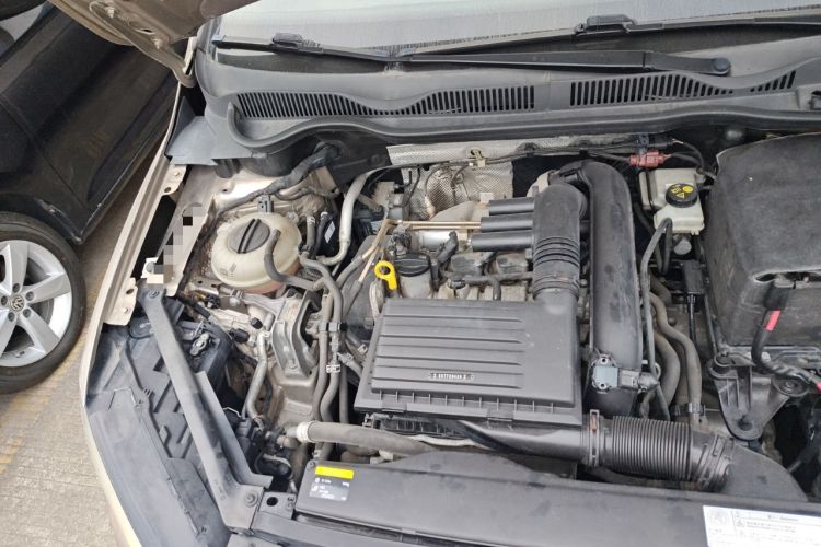 Used Volkswagen Golf Sportsvan 2016 230TSI Automatic Trend Edition Engine Bay Right