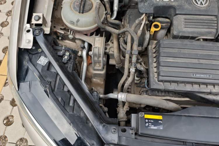 Used Volkswagen Golf Sportsvan 2016 280TSI Automatic Luxury Model Engine Bay Right