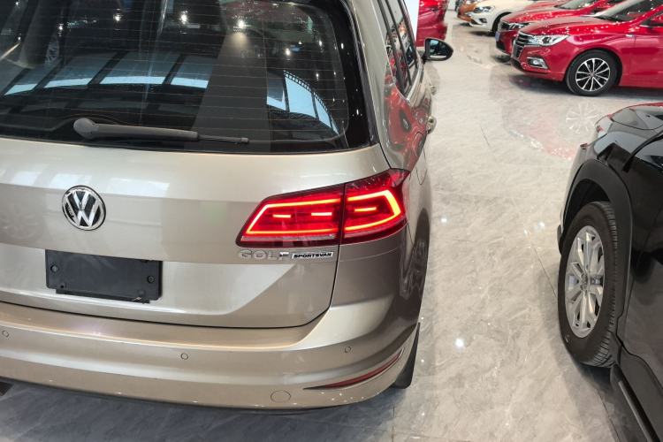 Used Volkswagen Golf Sportsvan 2016 230TSI Automatic Trend Edition Exterior 6