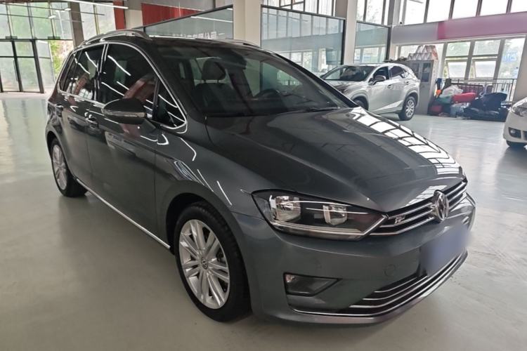 Used Volkswagen Golf Sportsvan 2016 280TSI Automatic Luxury Model Front Right 45 Deg