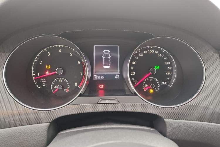 Used Volkswagen Golf Sportsvan 2016 230TSI Automatic Trend Edition Instrument Cluster
