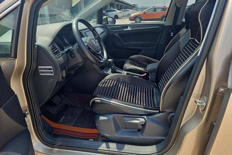 Used Volkswagen Golf Sportsvan 2016 230TSI Automatic Trend Edition Interior 2