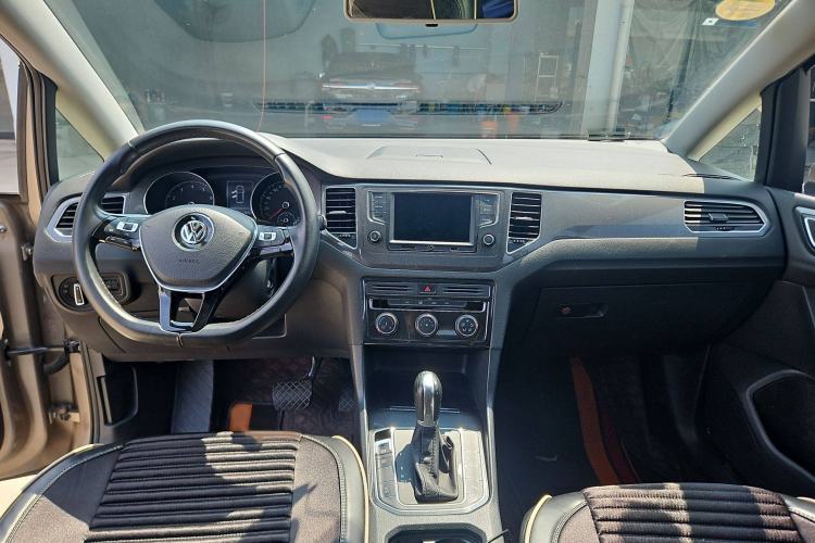 Used Volkswagen Golf Sportsvan 2016 230TSI Automatic Trend Edition Interior 4