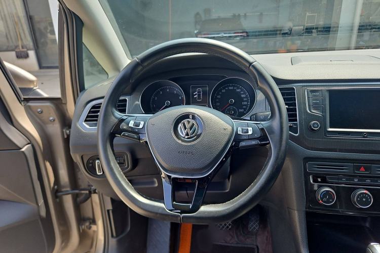 Used Volkswagen Golf Sportsvan 2016 230TSI Automatic Trend Edition Interior 5