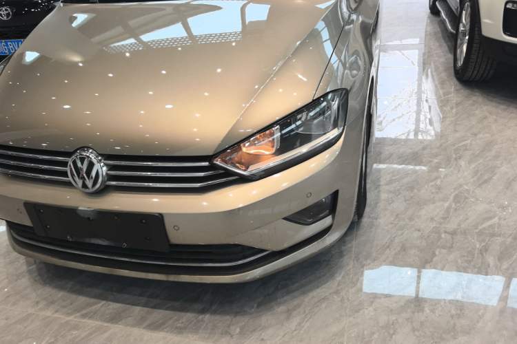Used Volkswagen Golf Sportsvan 2016 230TSI Automatic Trend Edition Left Front Headlight