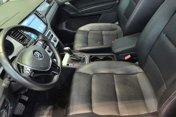 Used Volkswagen Golf Sportsvan 2016 230TSI Automatic Trend Edition Left Front Seat