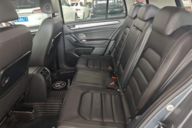 Used Volkswagen Golf Sportsvan 2016 280TSI Automatic Luxury Model Left Rear Seat