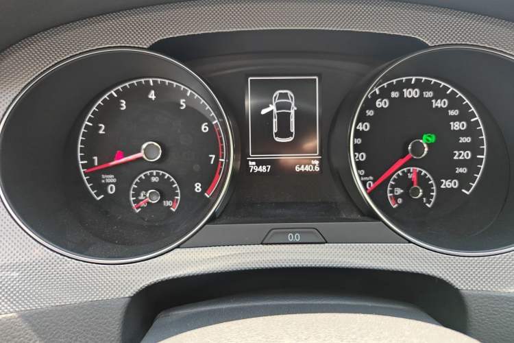 Used Volkswagen Golf Sportsvan 2016 230TSI Automatic Trend Edition Odometer Close Up