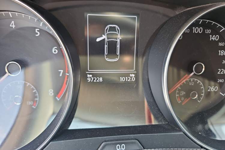 Used Volkswagen Golf Sportsvan 2016 230TSI Automatic Trend Edition Odometer Close Up
