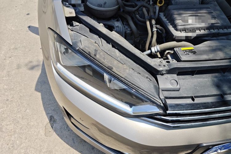 Used Volkswagen Golf Sportsvan 2016 230TSI Automatic Trend Edition Right Front Headlight