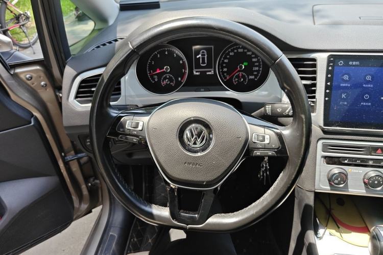 Used Volkswagen Golf Sportsvan 2016 230TSI Automatic Trend Edition Steering Wheel