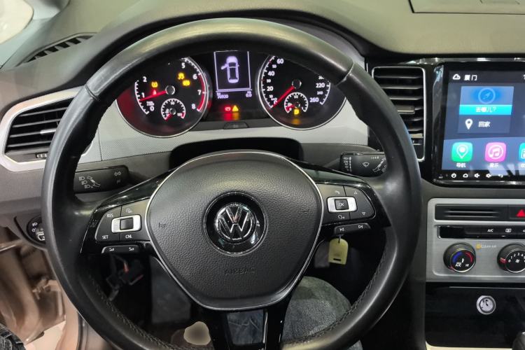 Used Volkswagen Golf Sportsvan 2016 230TSI Automatic Trend Edition Steering Wheel