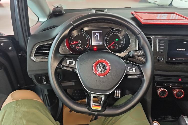 Used Volkswagen Golf Sportsvan 2016 280TSI Automatic Luxury Model Steering Wheel