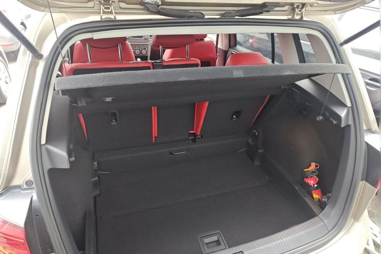 Used Volkswagen Golf Sportsvan 2016 230TSI Automatic Trend Edition Trunk
