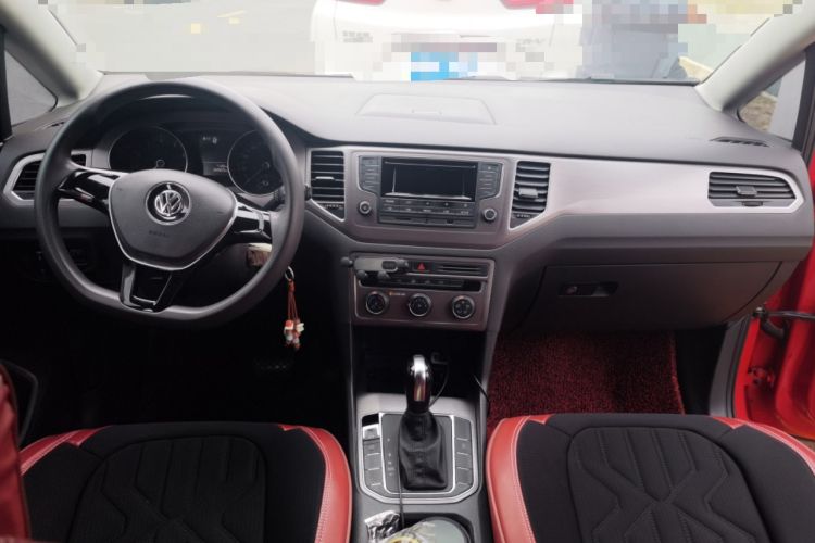 Used Volkswagen Golf Sportsvan 2016 1.6L Automatic Comfort Model Center Console
