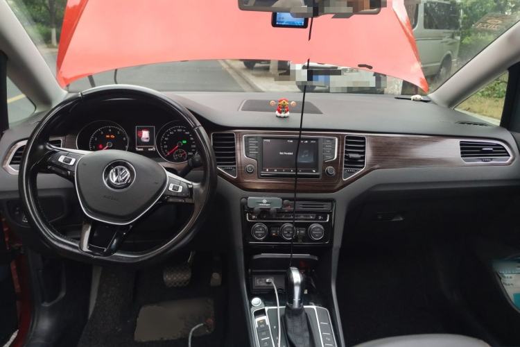 Used Volkswagen Golf Sportsvan 2016 280TSI Automatic Flagship Model Center Console