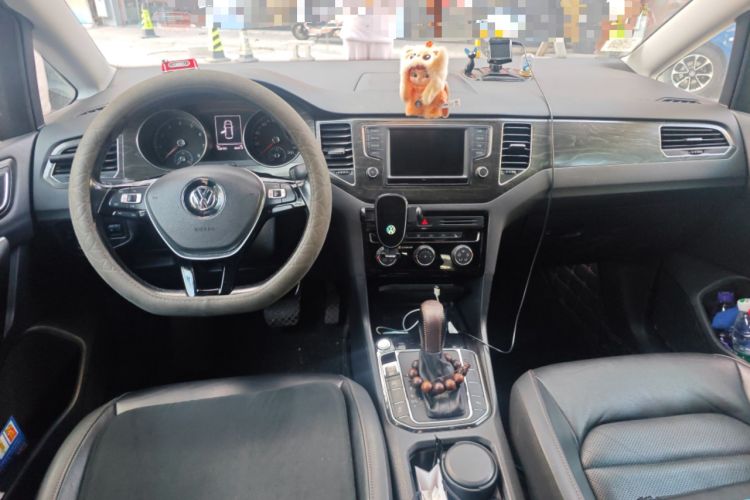 Used Volkswagen Golf Sportsvan 2016 280TSI Automatic Luxury Model Center Console