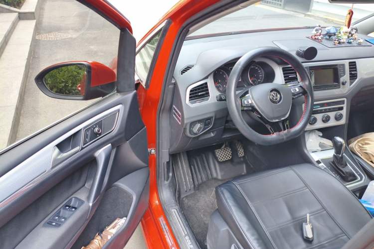 Used Volkswagen Golf Sportsvan 2016 230TSI Automatic Trend Edition Driver Seat